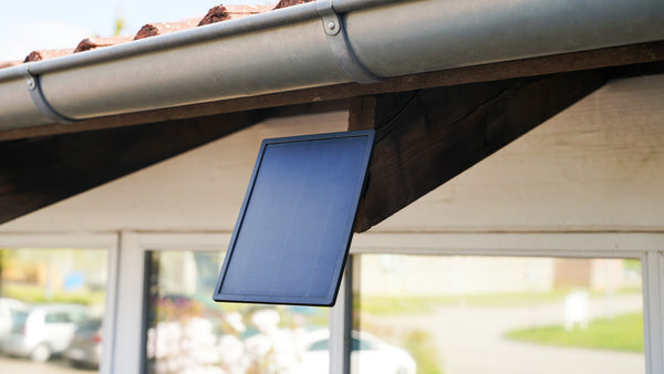 Gjør overvåkningskameraet ditt trådløst med et solcellepanel
